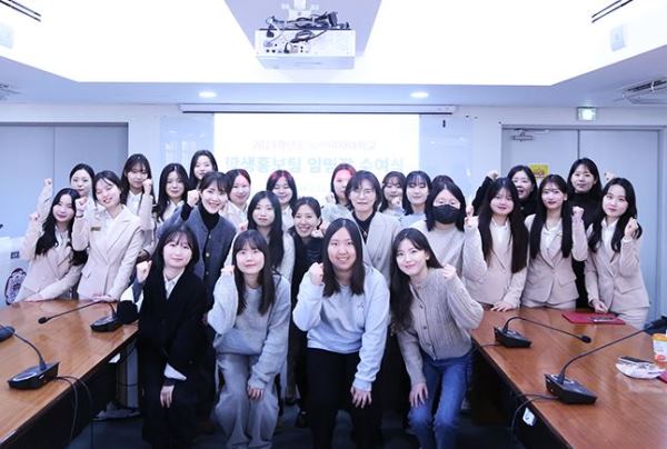 Sinh viên trong một giờ học tại trường